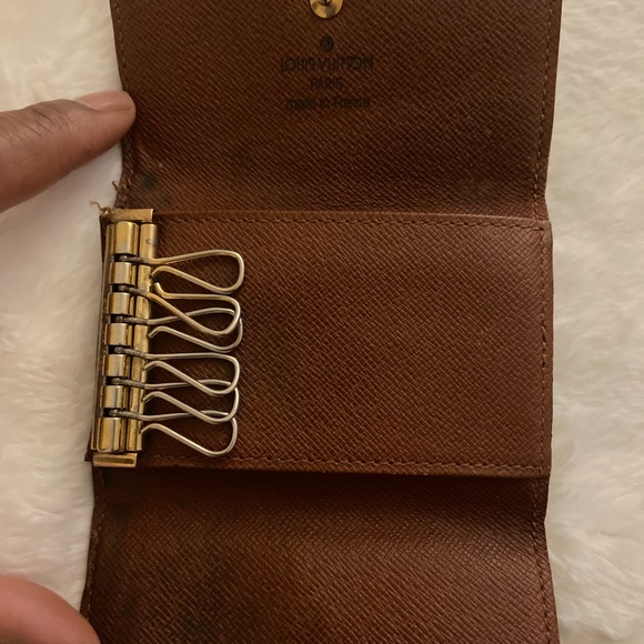 Louis Vuitton Monogram Multicle 6 Key Case - Picture 7 of 9